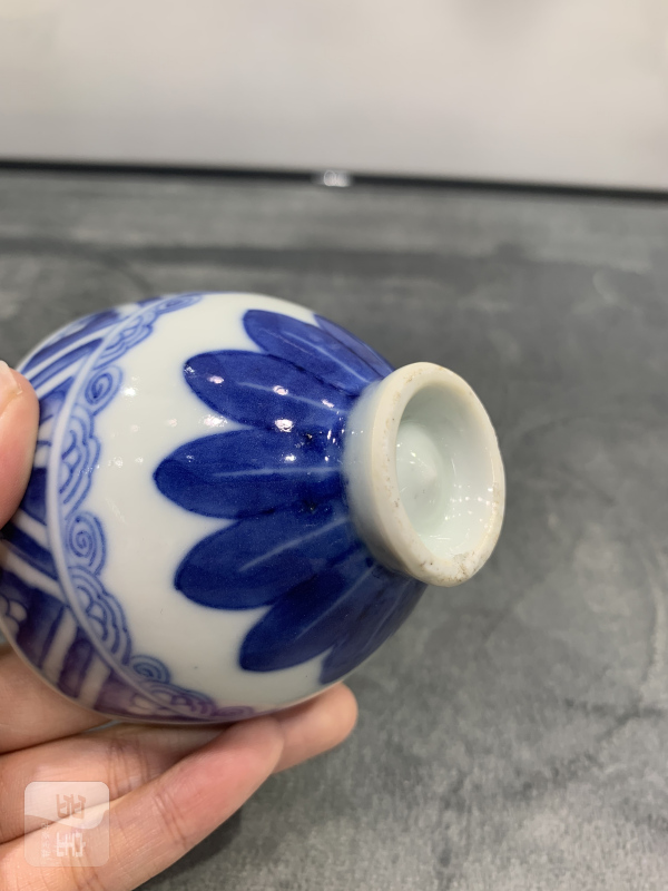 清中期青花蕉叶纹鸡心杯 - 图8